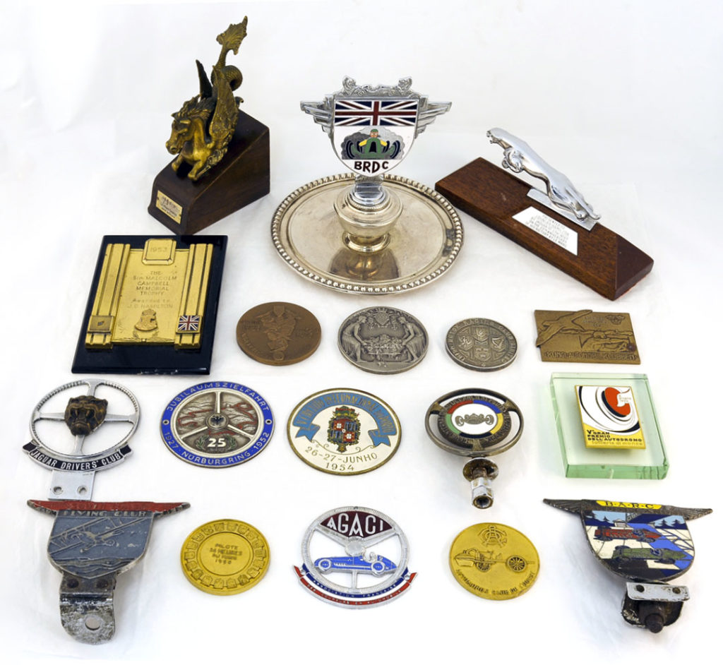 Duncan Hamilton Medallions, Mascots and trophies