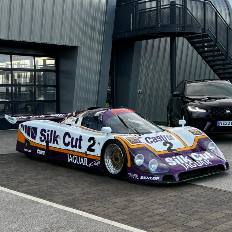 Jaguar cheap xjr 9