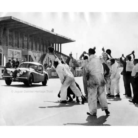 1952 Montlhery, Pit Crew, LWK 707