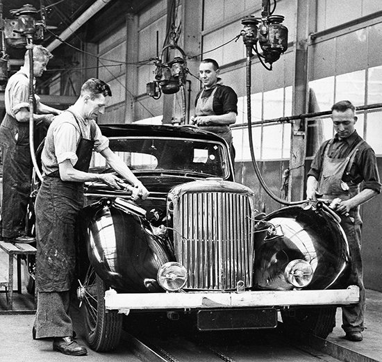 https://www.jaguarheritage.com/uploads/2018/05/Jaguar-Mk-IV-Final-Assembly-Foleshill.jpg